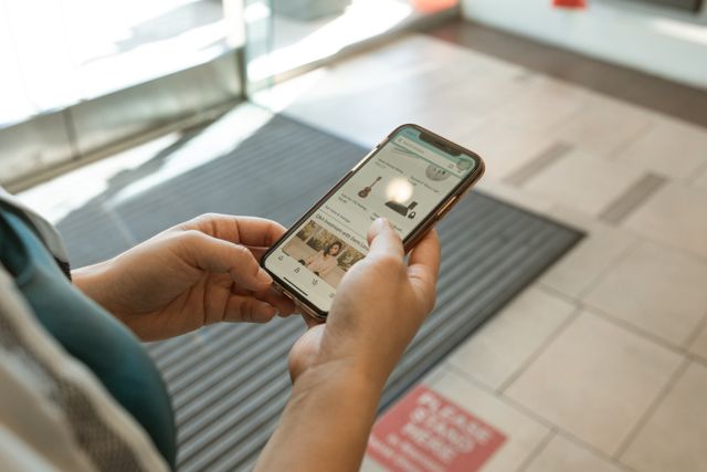 From Inspiration to Transaction: The Global Acceleration of Social Commerce